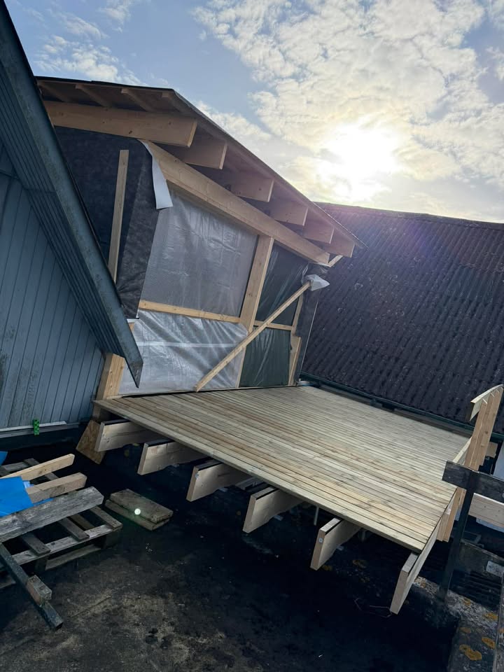 Opbygning af træterrasse i Stubbekøbing og omegn